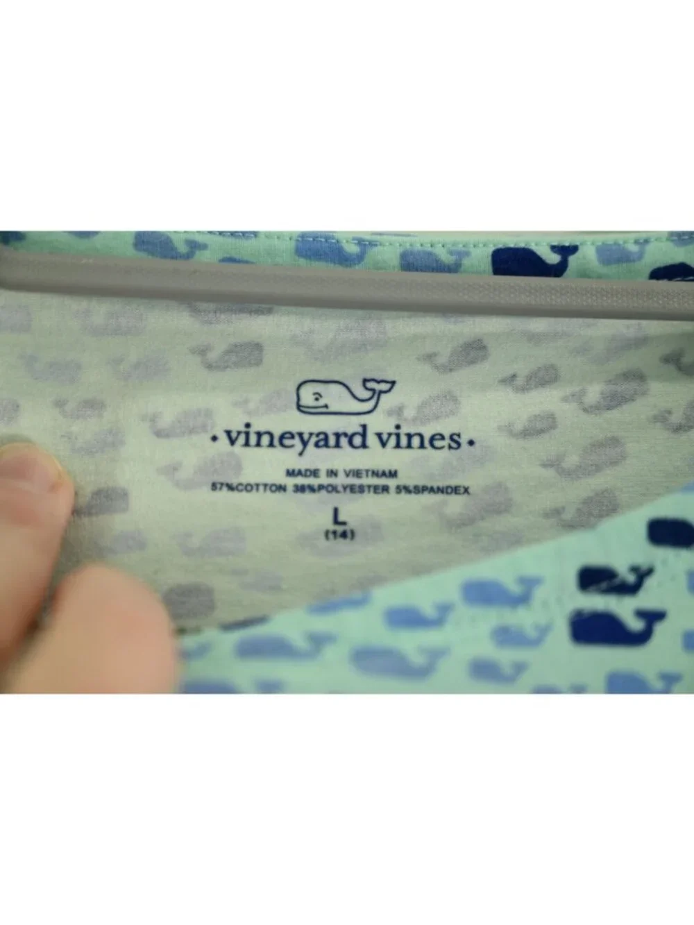 Vineyard Vines excellent used
